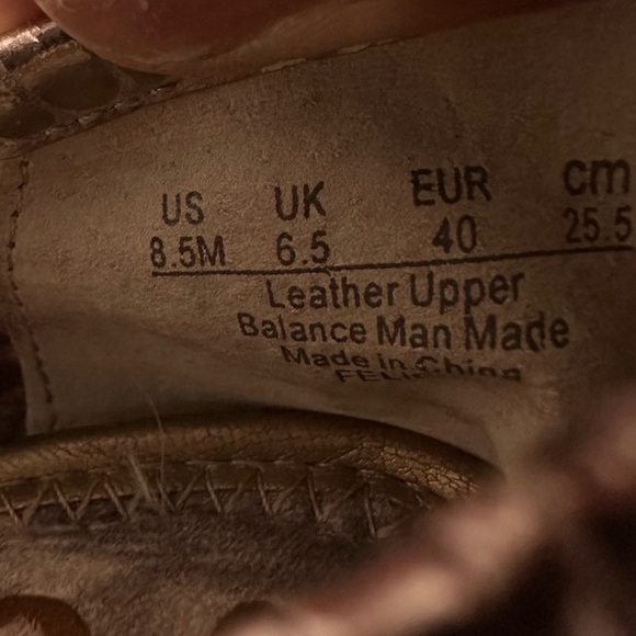 Sam Edelman Felicia Ballet Flat – Metallic Gold Snake Print (Size 8.5)
Leather - Picture 6 of 9